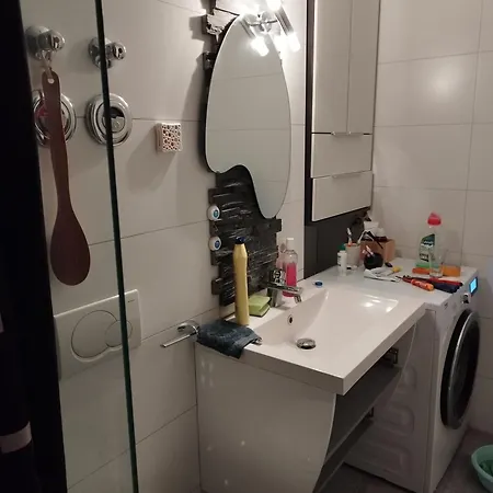 Neu Renoviert Und Kostenlose Parkplatze Rum i privatbostad *